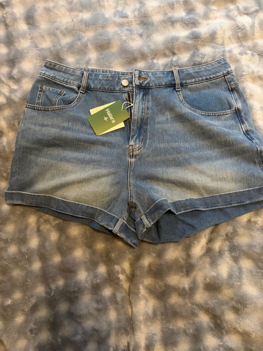 HALARA Light Wash Denim Cuffed Jean Shorts